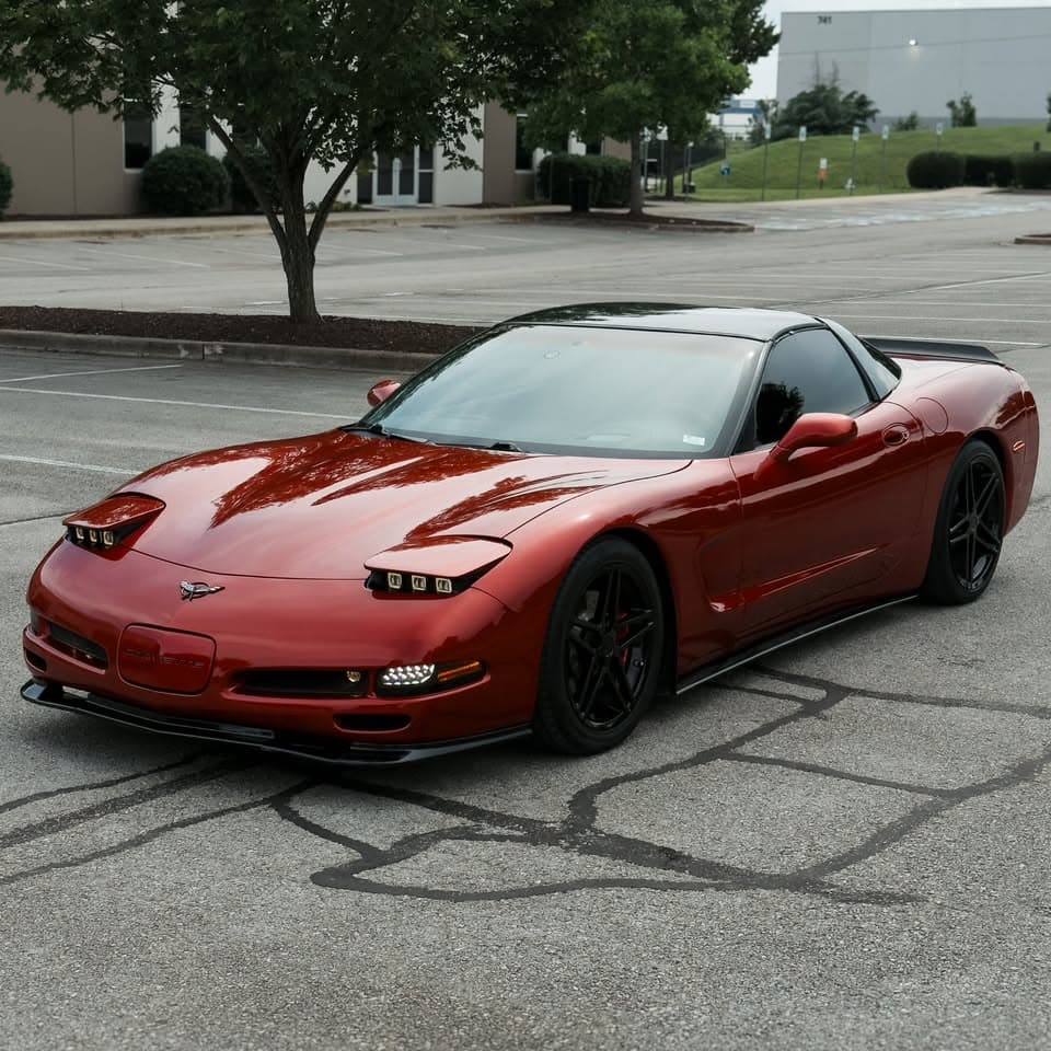 1999 Chevrolet Corvette C5: Front three-quarter