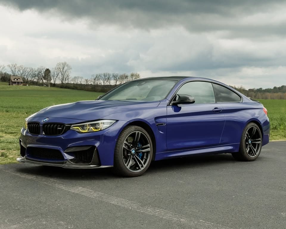 2018 BMW M4 Competition: Front three-quarter