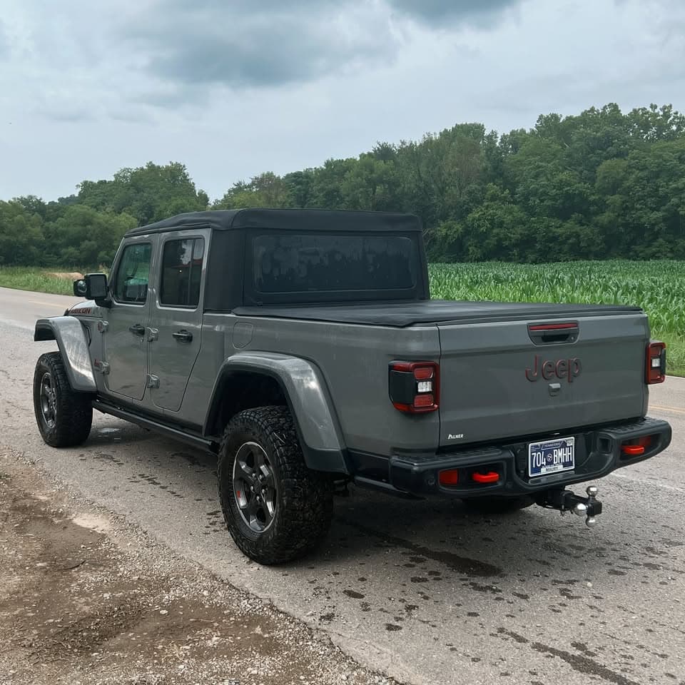 2020 Jeep Gladiator Rubicon: Rear three-quarter